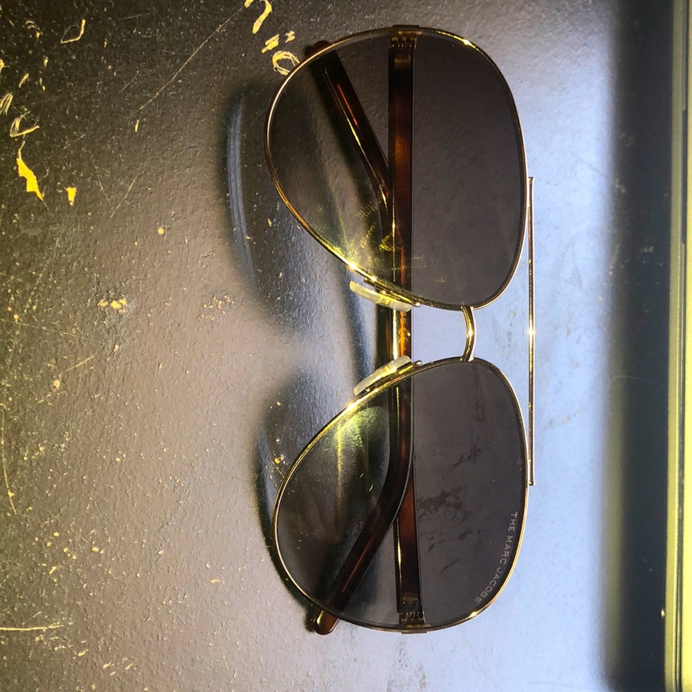 The Marc Jacobs Aviator sunglasses 🔥